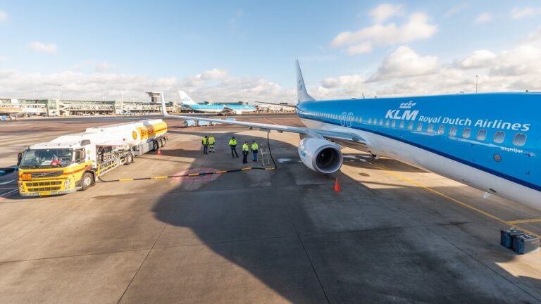 KLM first passenger flight performed with sustainable synthetic kerosene