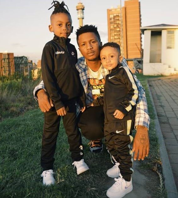 emtee and his family