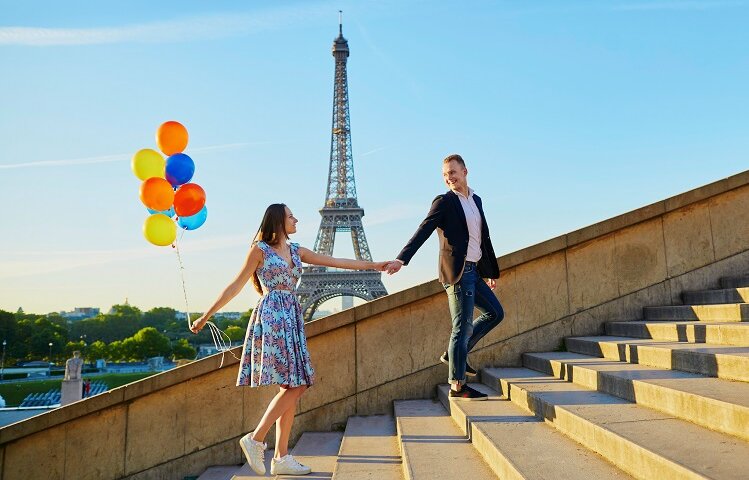 Romantic couple in Paris