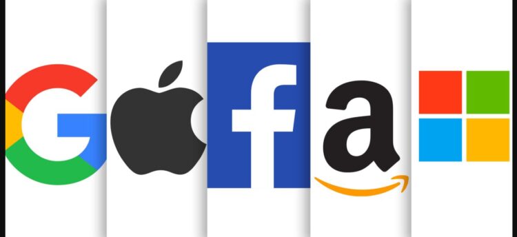 Tech Giants Envision Future Beyond Smartphones