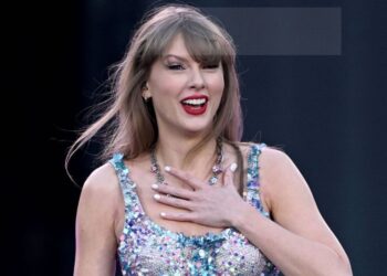 Taylor Swift: The Official Release Party