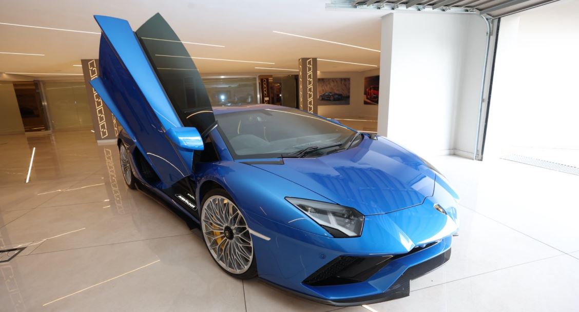 Hangwani Maumela Cars