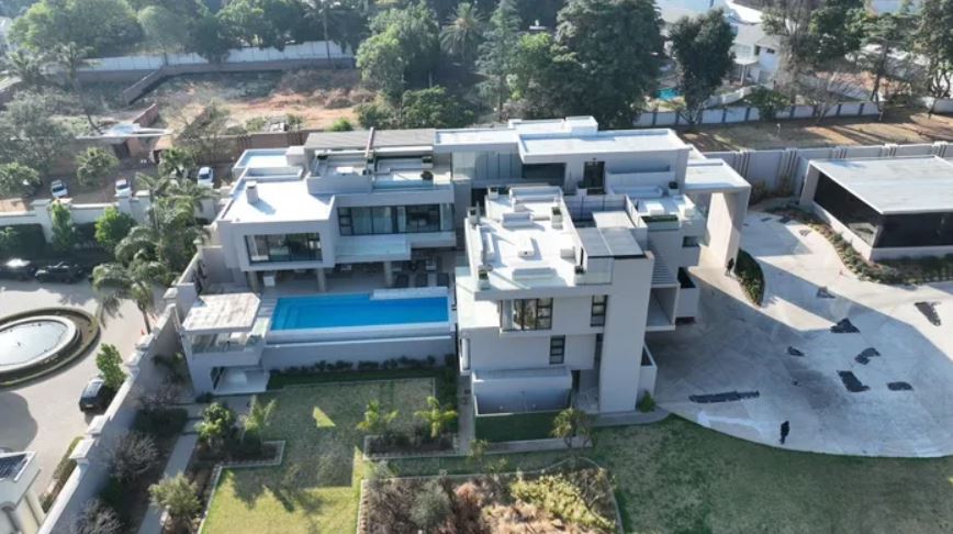 Hangwani Maumela Mansion
